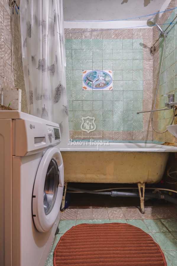 Продаж 3-кімнатної квартири 69.3 м², Юності вул., 1