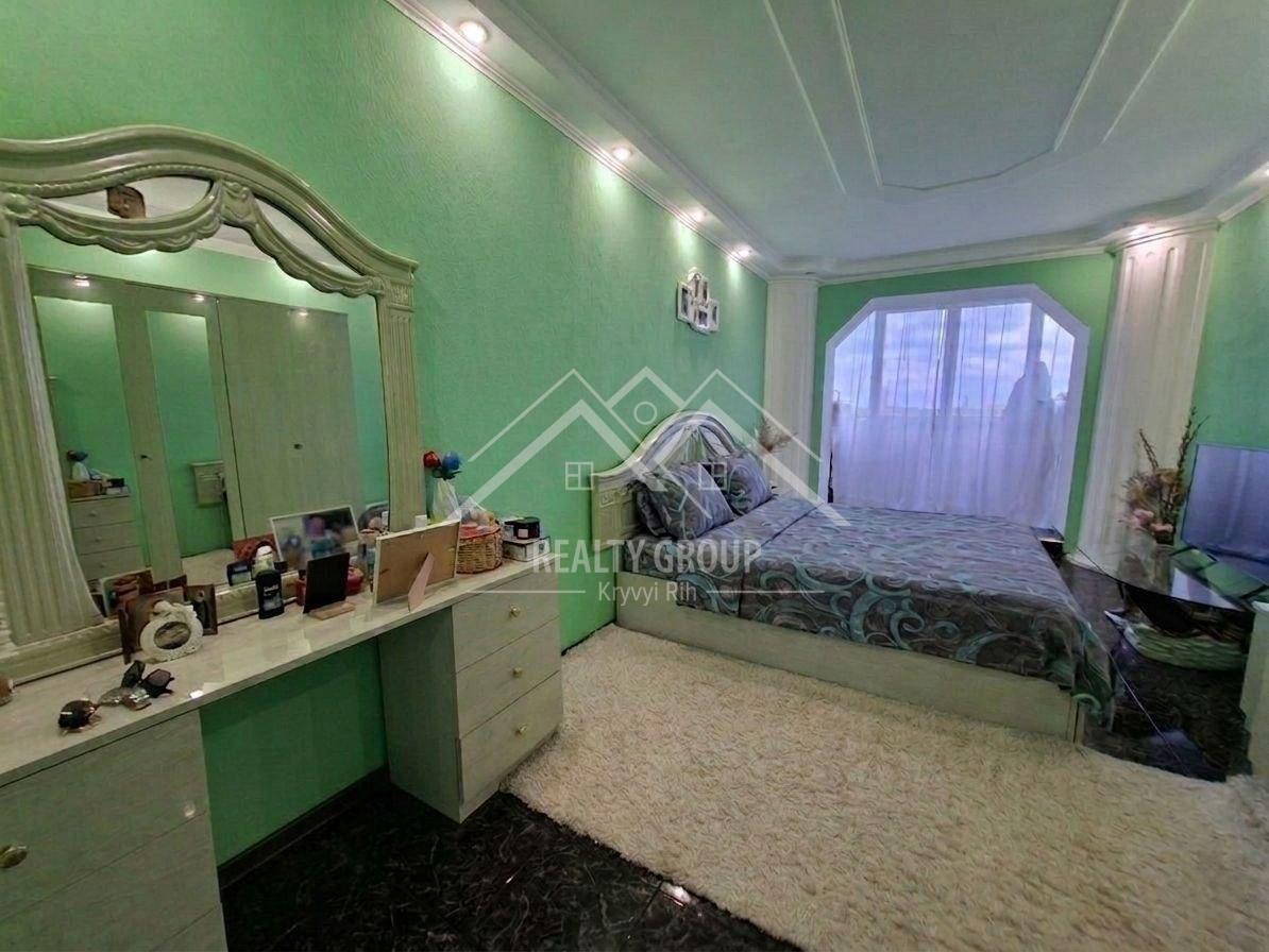 Продажа 3-комнатной квартиры 68 м², 200 летия Кривого Рога просп., 15