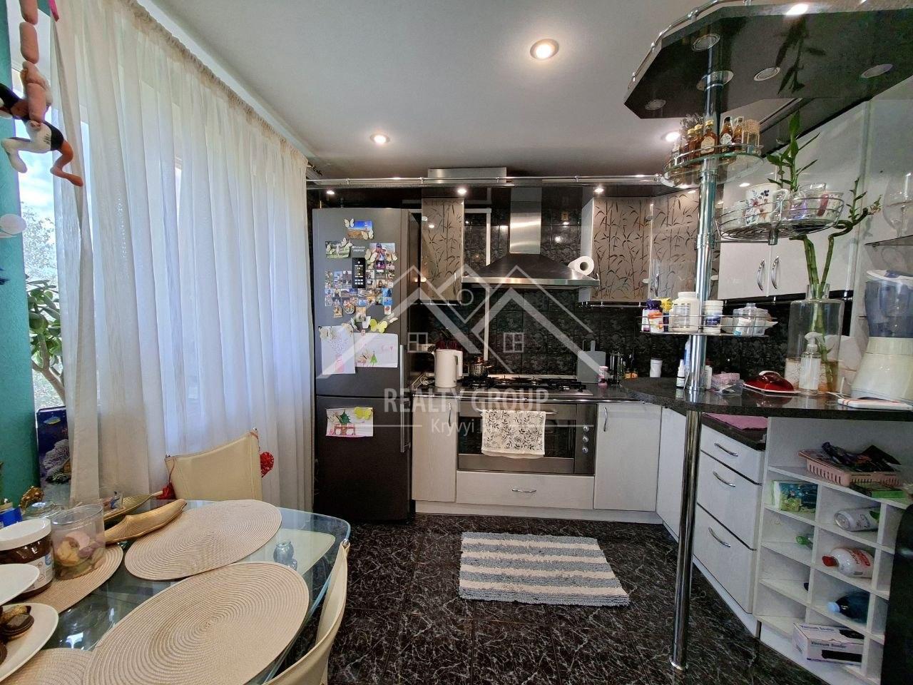 Продажа 3-комнатной квартиры 68 м², 200 летия Кривого Рога просп., 15