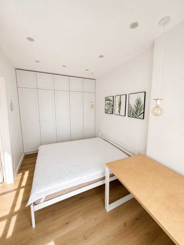 Продаж 1-кімнатної квартири 30.8 м², Салютна вул., 2