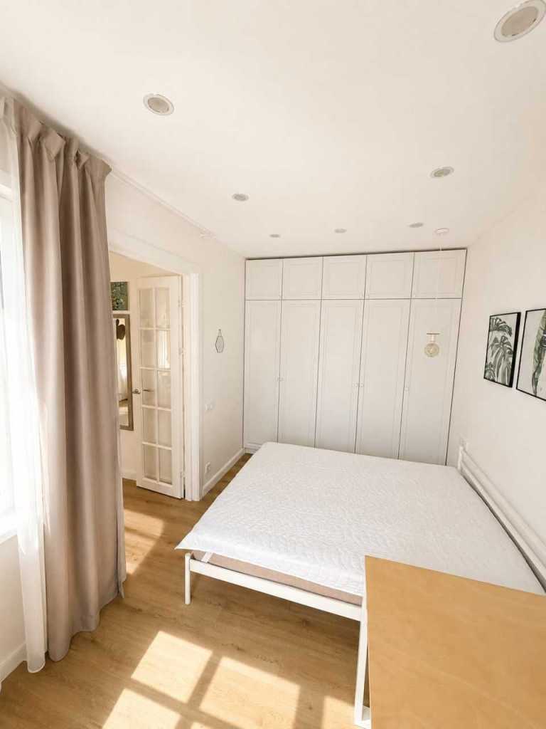 Продаж 1-кімнатної квартири 30.8 м², Салютна вул., 2