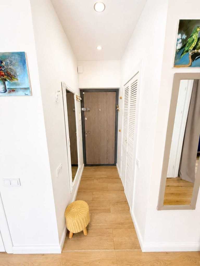 Продаж 1-кімнатної квартири 30.8 м², Салютна вул., 2
