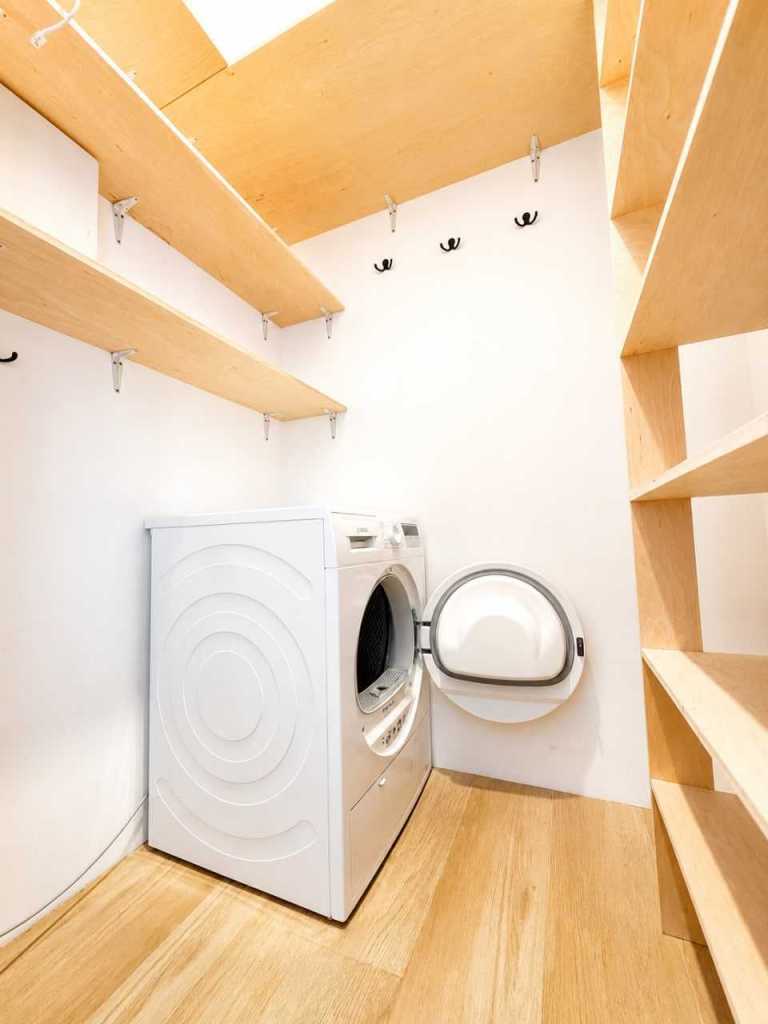 Продаж 1-кімнатної квартири 30.8 м², Салютна вул., 2