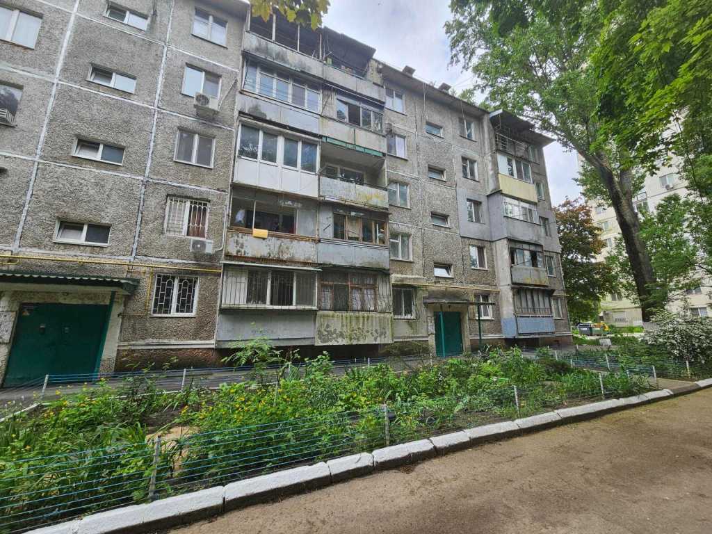 Продажа 3-комнатной квартиры 49 м², Небесной сотни просп., 11