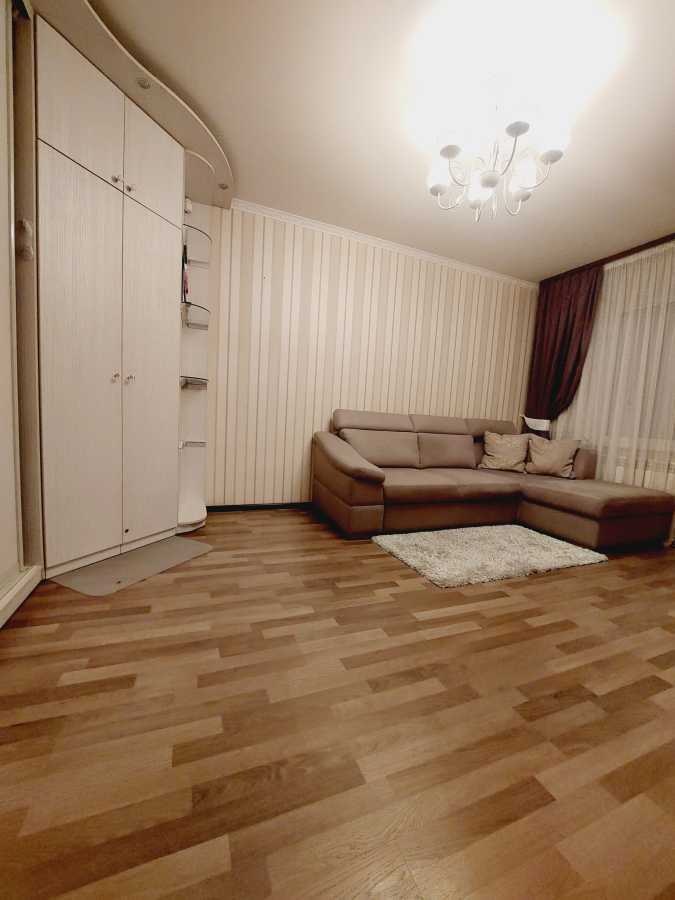 Аренда 2-комнатной квартиры 54 м², Ревуцкого ул., 18
