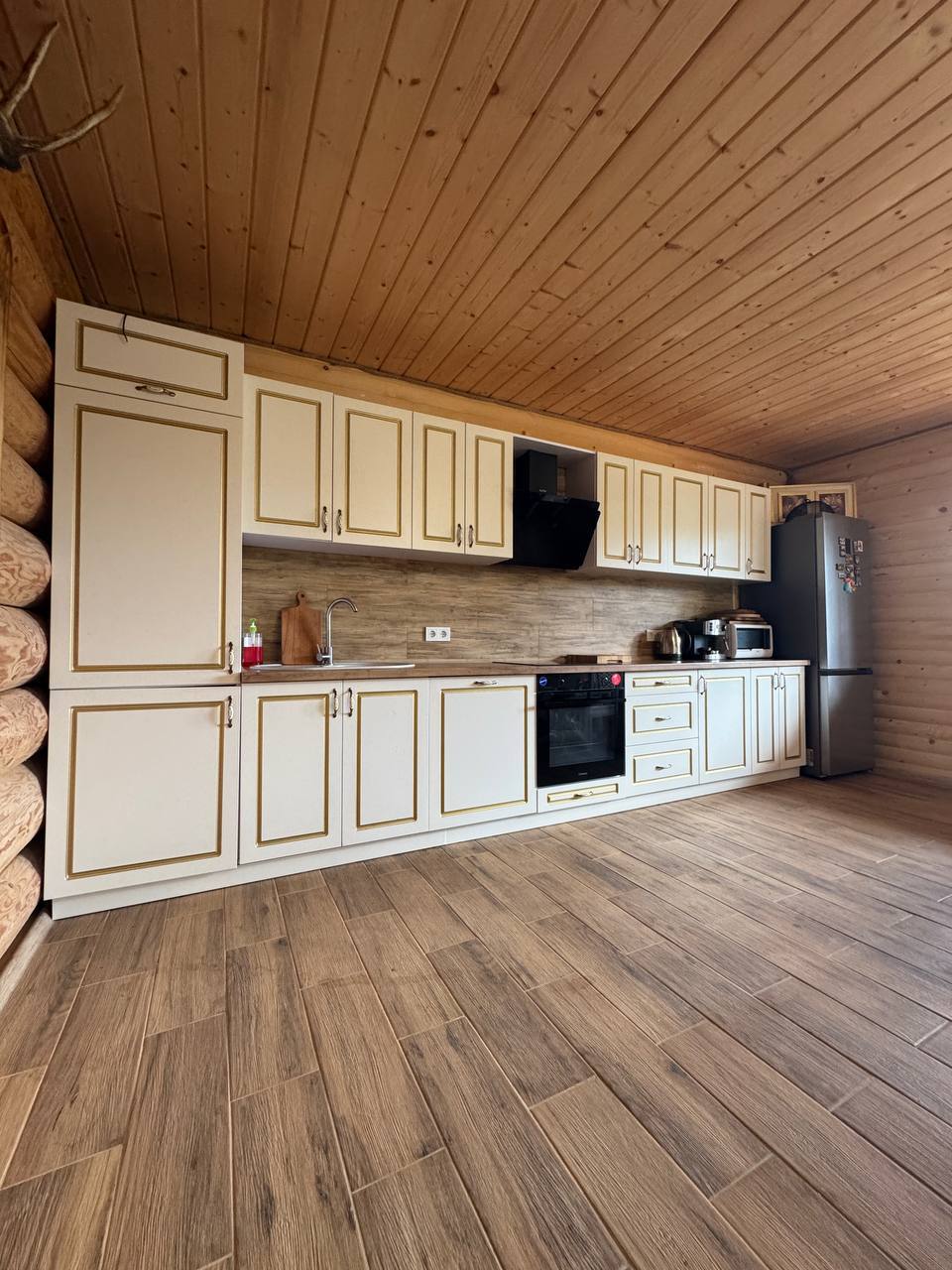 Оренда будинку 200 м²
