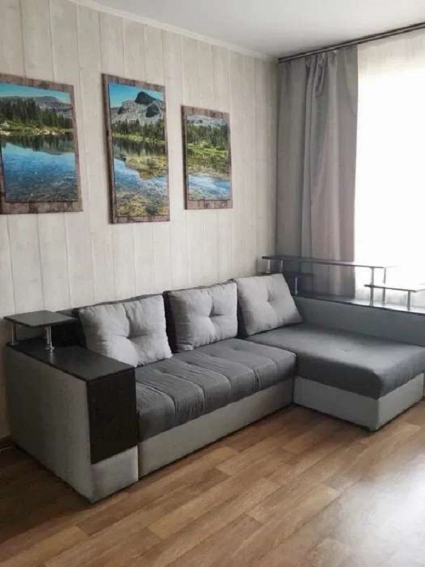 Продаж 1-кімнатної квартири 32 м², Юрія Гагаріна просп., 3