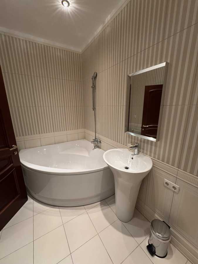 Оренда будинку 550 м², Васильківський пров., 14