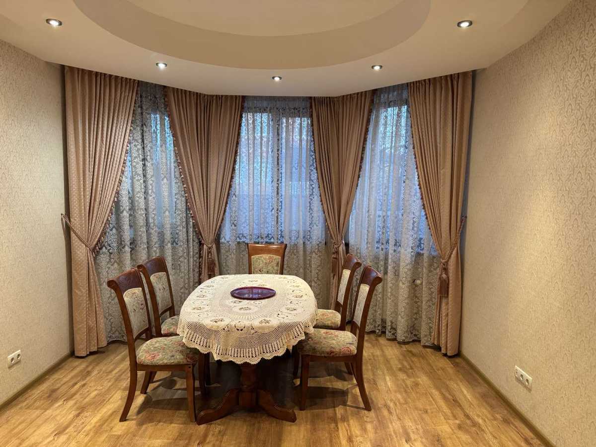Оренда будинку 550 м², Васильківський пров., 14