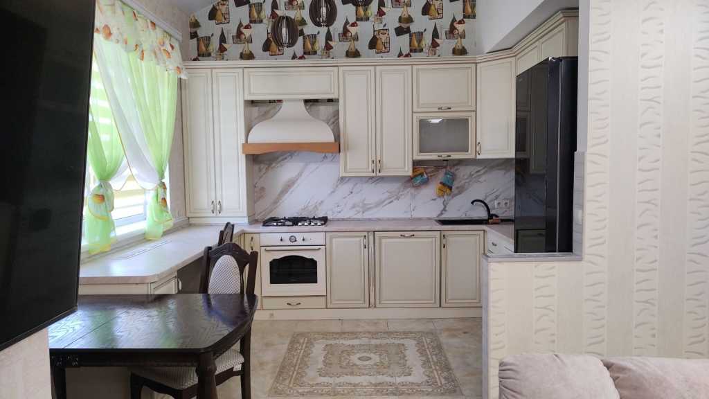 Продаж 2-кімнатної квартири 92 м², Одеська вул.