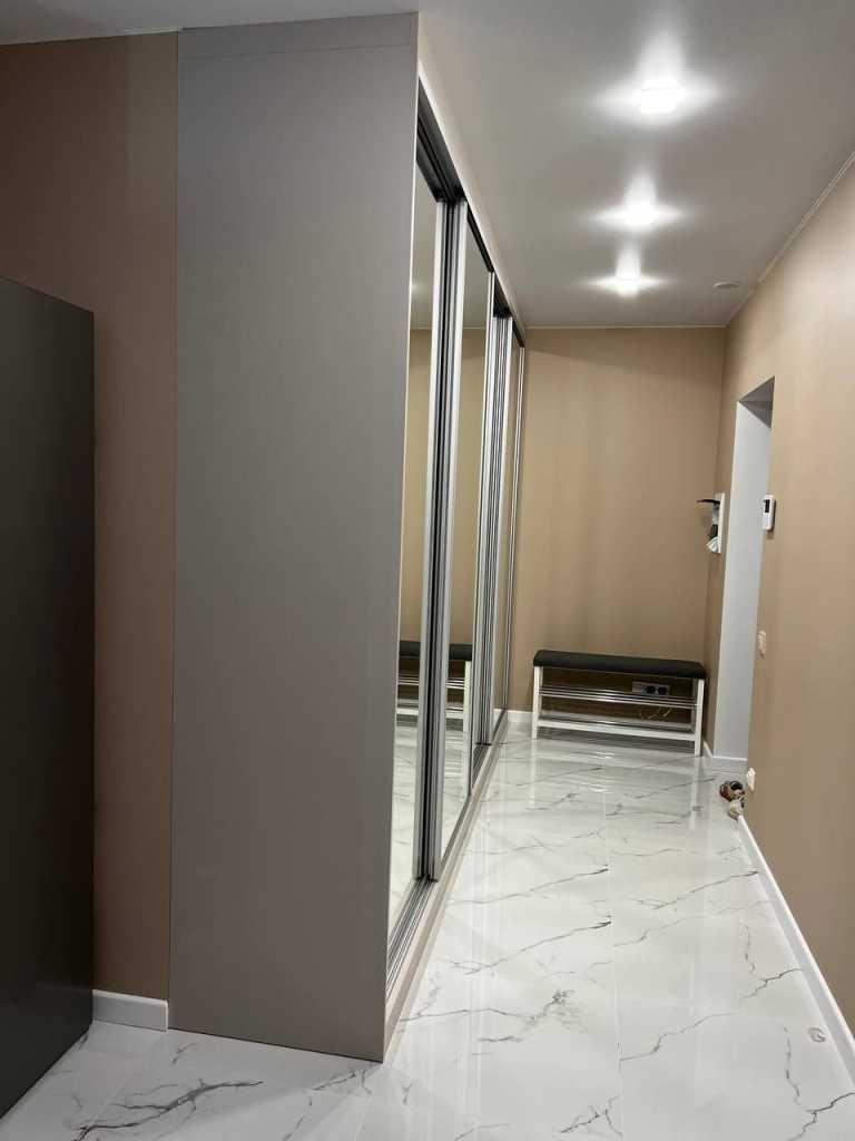 Оренда 1-кімнатної квартири 52 м², Дніпровська наб., 20б