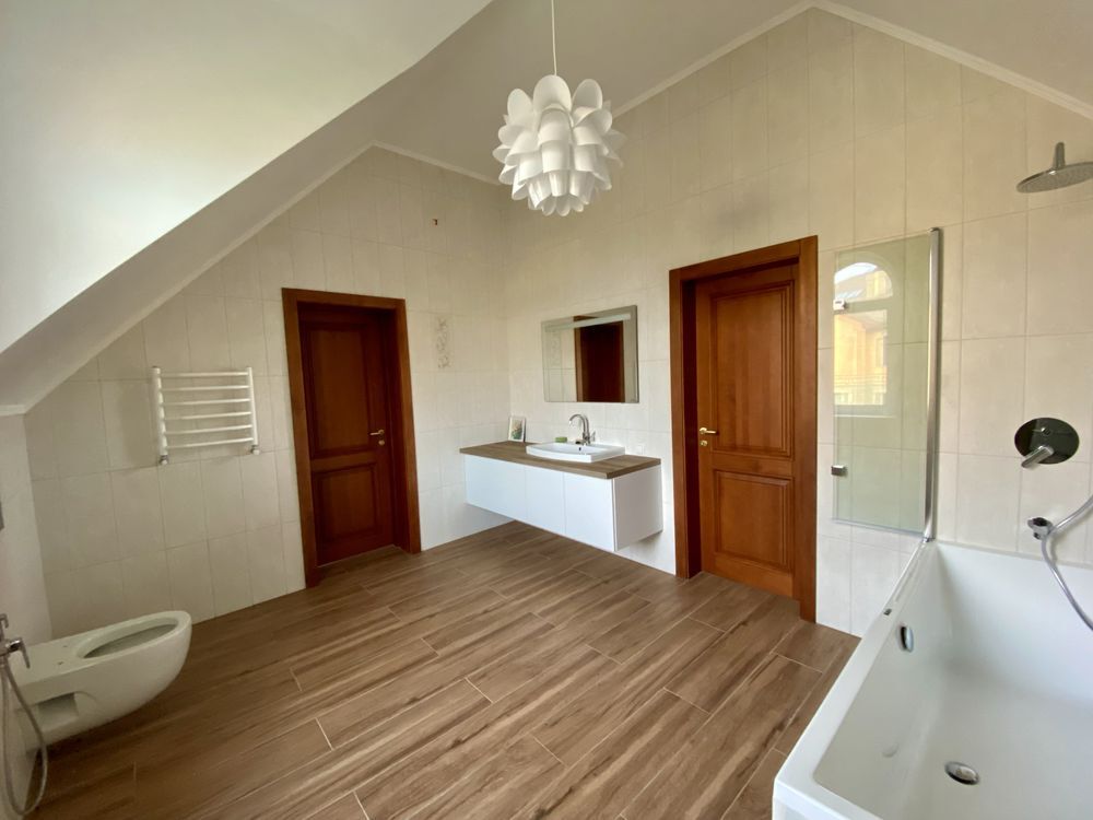 Аренда коттеджа 270 м²