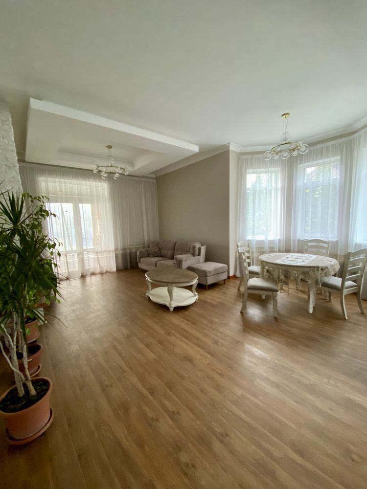 Аренда коттеджа 270 м²