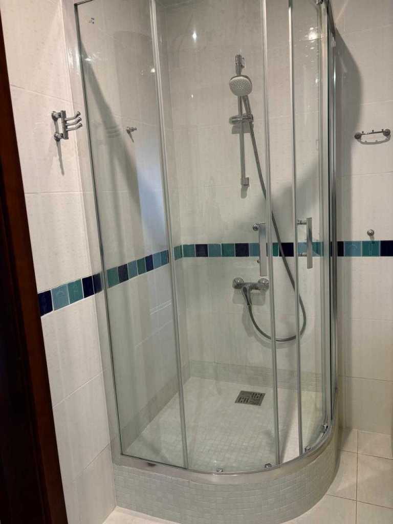 Продаж 4-кімнатної квартири 142 м², Клінічна вул., 23-25