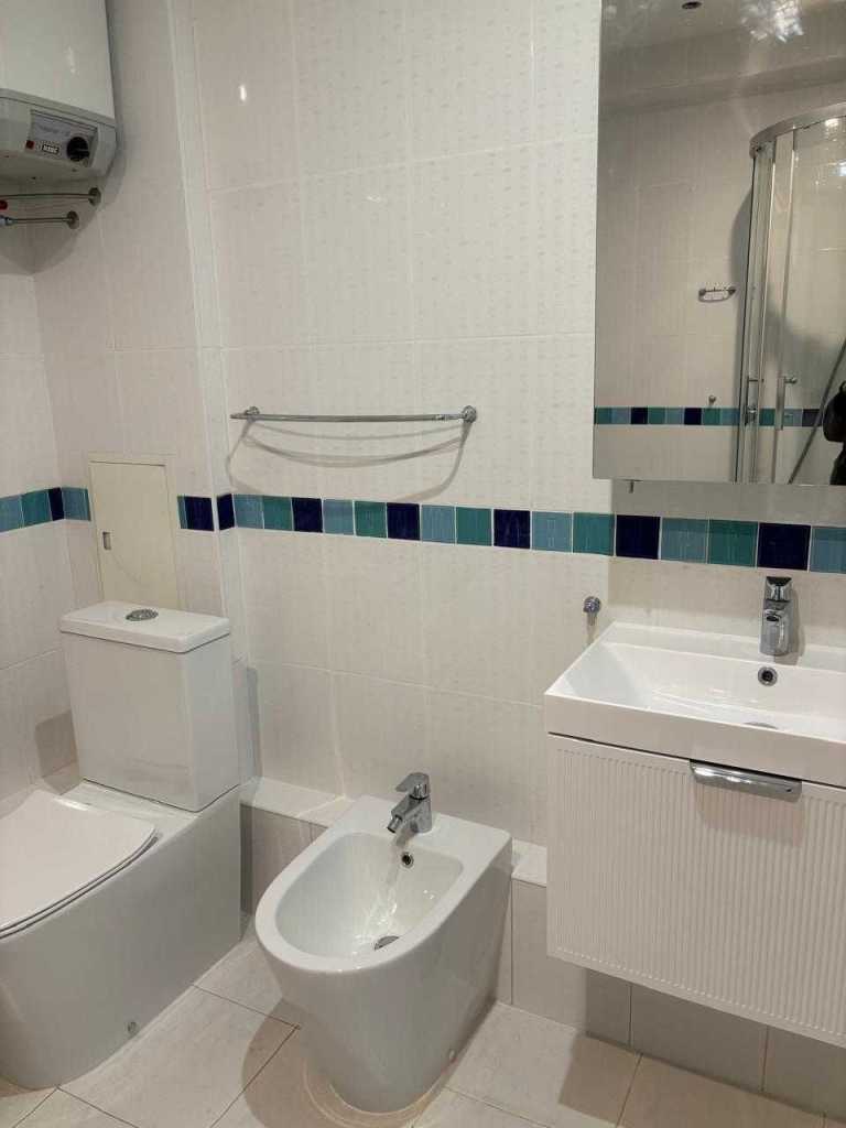 Продаж 4-кімнатної квартири 142 м², Клінічна вул., 23-25