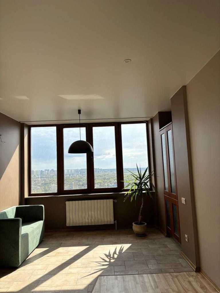 Продаж 4-кімнатної квартири 142 м², Клінічна вул., 23-25