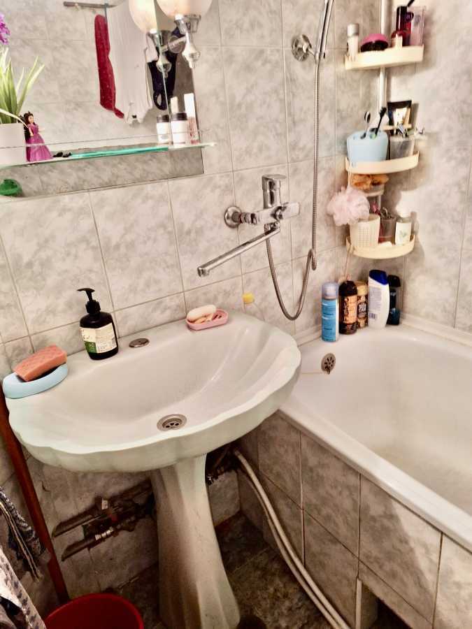 Продаж 2-кімнатної квартири 51 м², Миколи Ушакова вул., 20