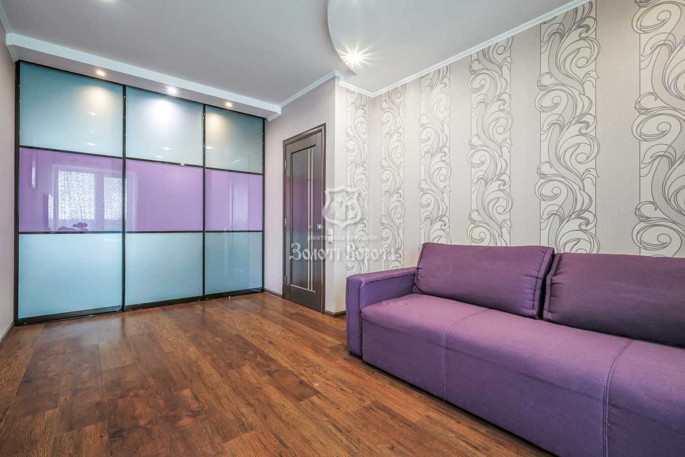 Продаж 1-кімнатної квартири 33.4 м², Богдана Хмельницького вул., 9В