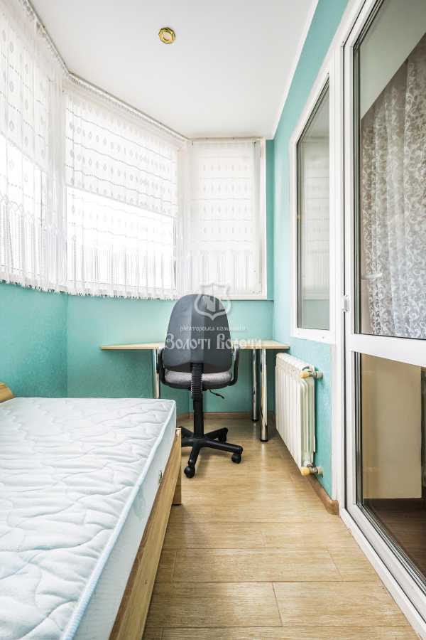 Продаж 1-кімнатної квартири 33.4 м², Богдана Хмельницького вул., 9В