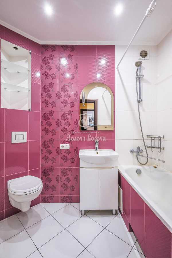 Продаж 1-кімнатної квартири 33.4 м², Богдана Хмельницького вул., 9В