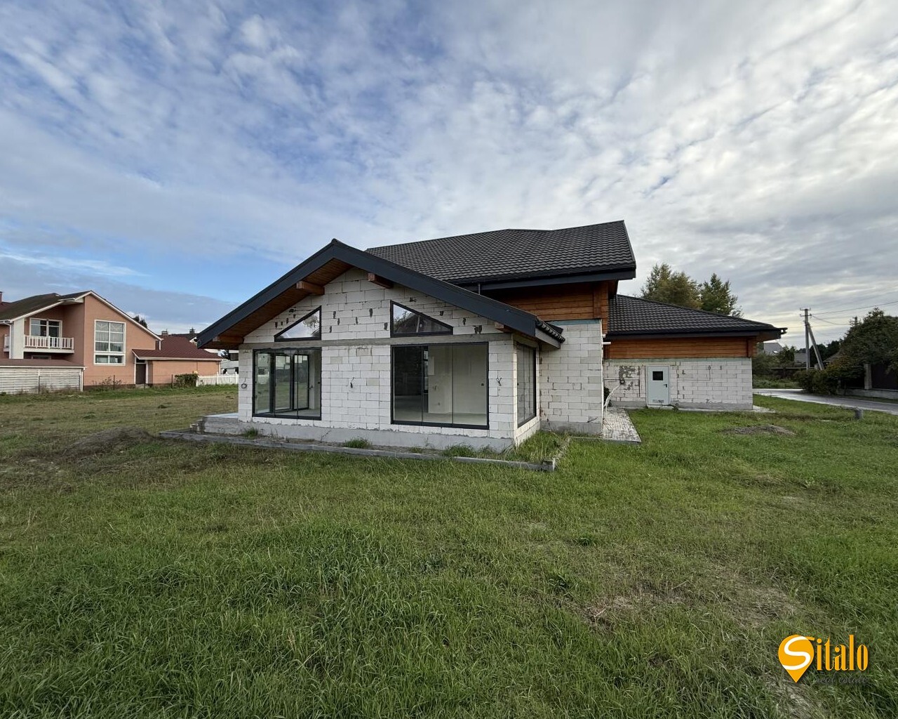 Продажа дома 250 м², 1-я Озерная ул.