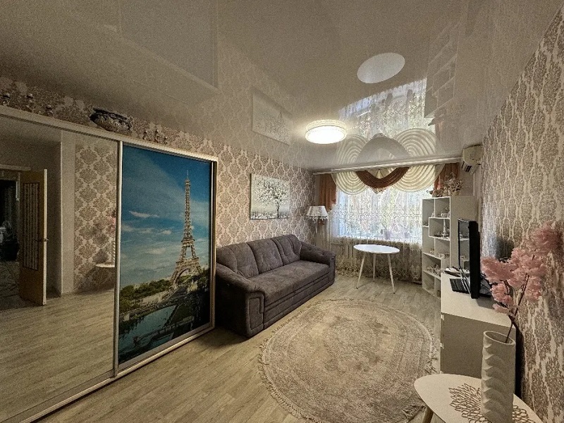 Продажа 3-комнатной квартиры 60 м², Академика Глушко просп.