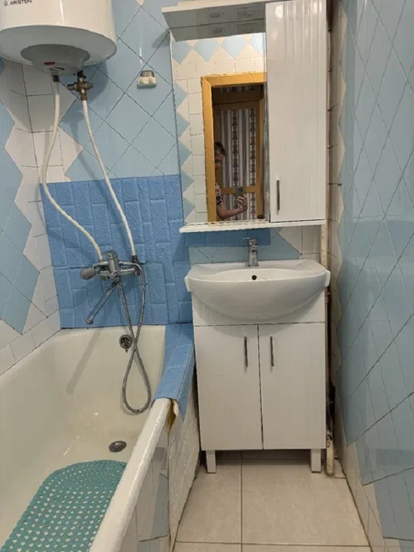 Продажа 3-комнатной квартиры 60 м², Академика Глушко просп.