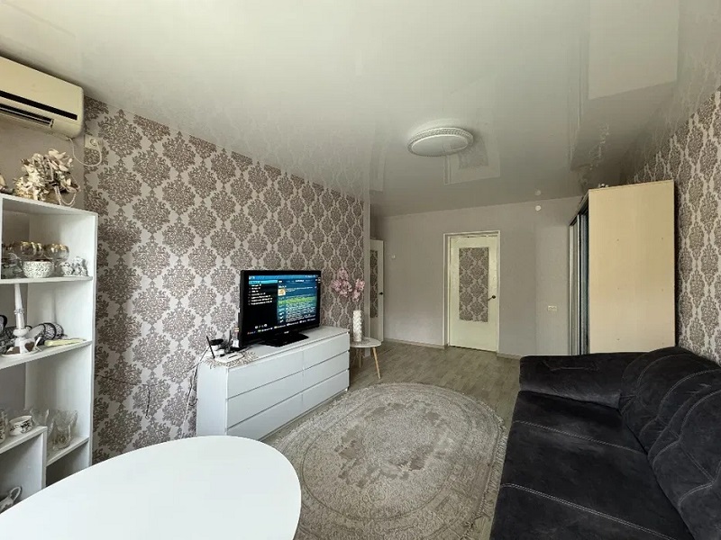 Продажа 3-комнатной квартиры 60 м², Академика Глушко просп.