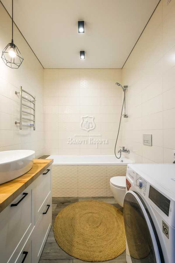 Продаж 2-кімнатної квартири 63 м², Юнацька вул., 1