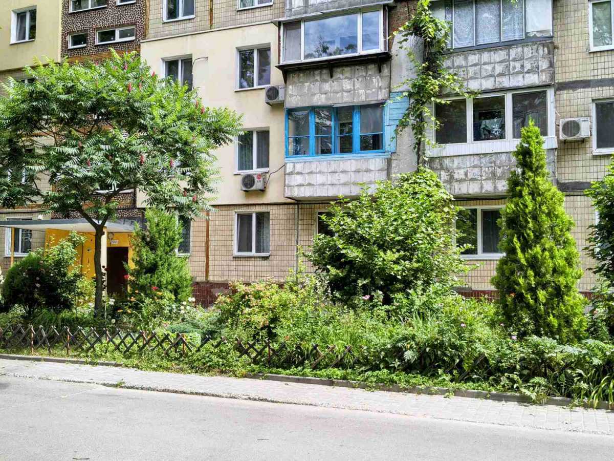 Продажа 3-комнатной квартиры 65 м², Тополь-2, 28