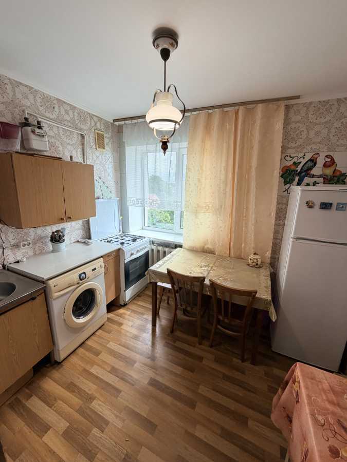 Продаж 4-кімнатної квартири 79.8 м², 10