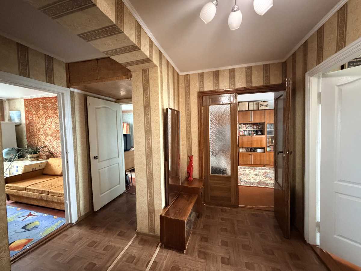 Продаж 4-кімнатної квартири 79.8 м², 10