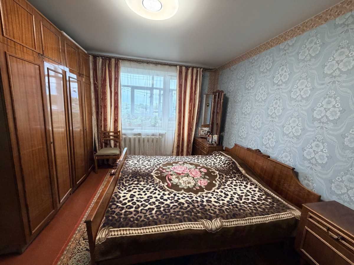 Продаж 4-кімнатної квартири 79.8 м², 10