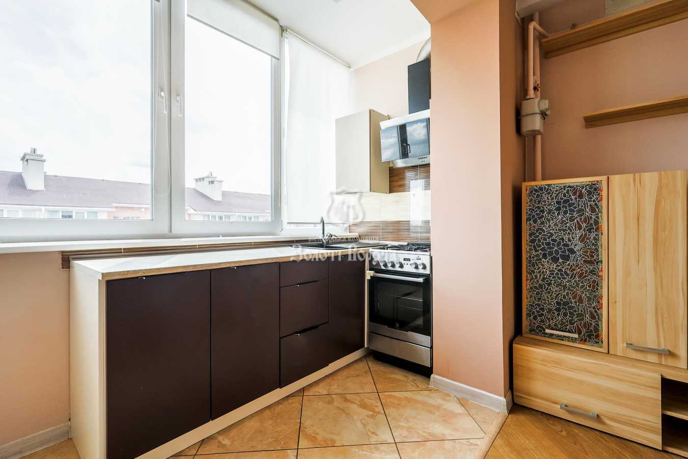 Продаж 2-кімнатної квартири 47 м², Подільська вул., 2