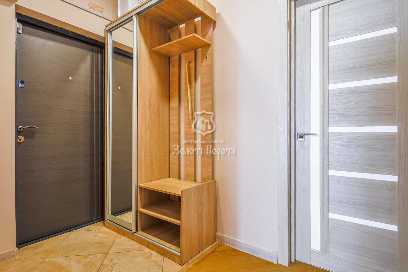 Продаж 2-кімнатної квартири 47 м², Подільська вул., 2