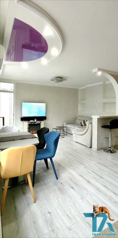 Продаж 3-кімнатної квартири 94 м², Анатолія Петрицького вул., 17А