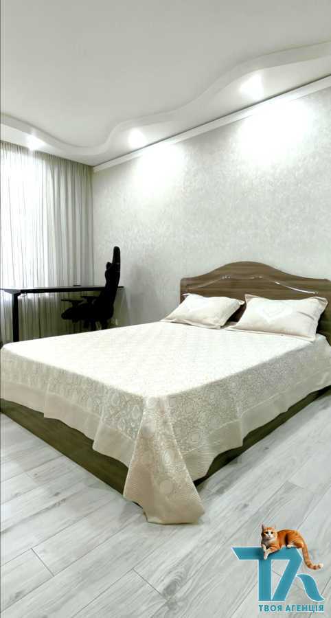 Продаж 3-кімнатної квартири 94 м², Анатолія Петрицького вул., 17А