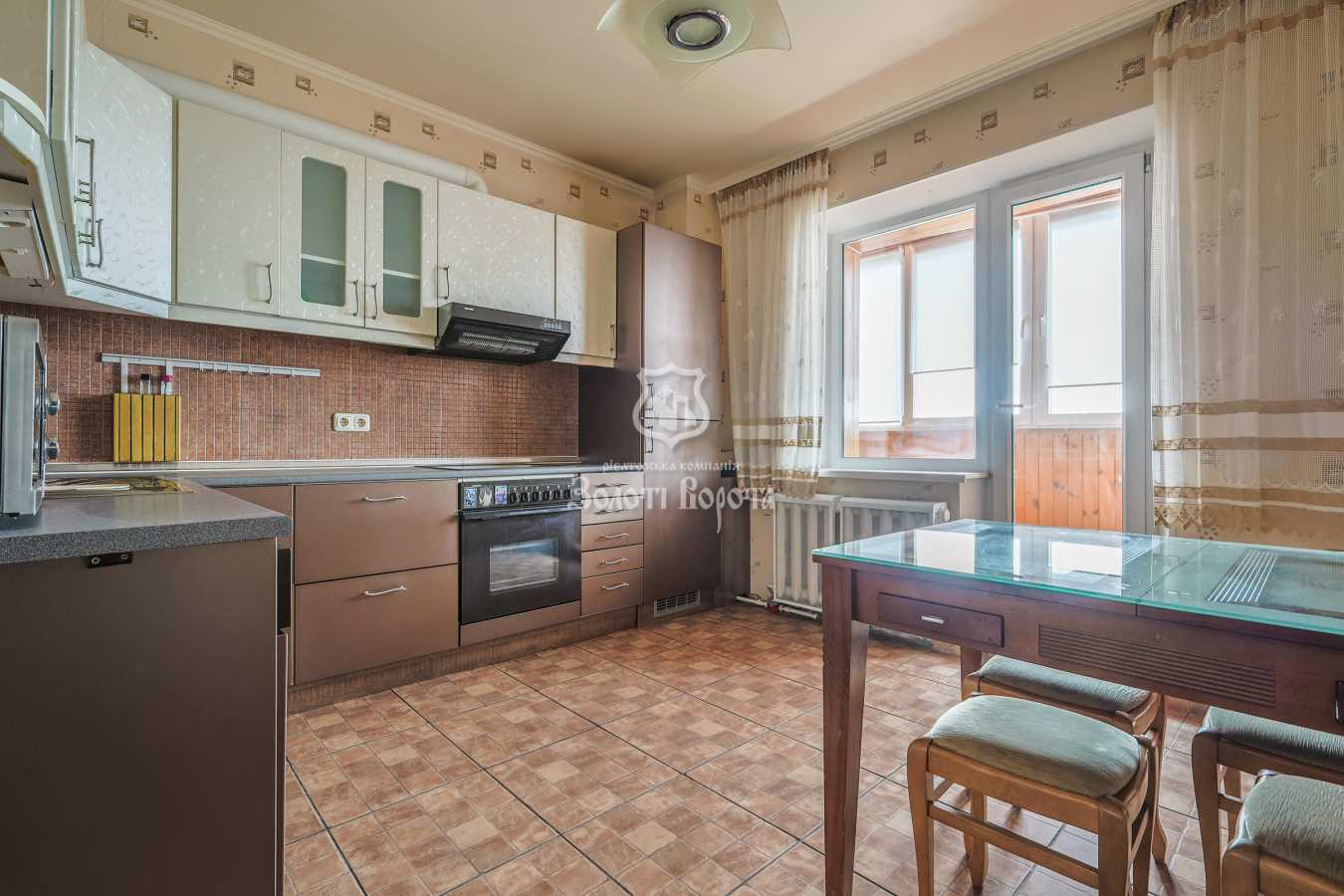 Продаж 1-кімнатної квартири 45 м², Ревуцького вул., 42А