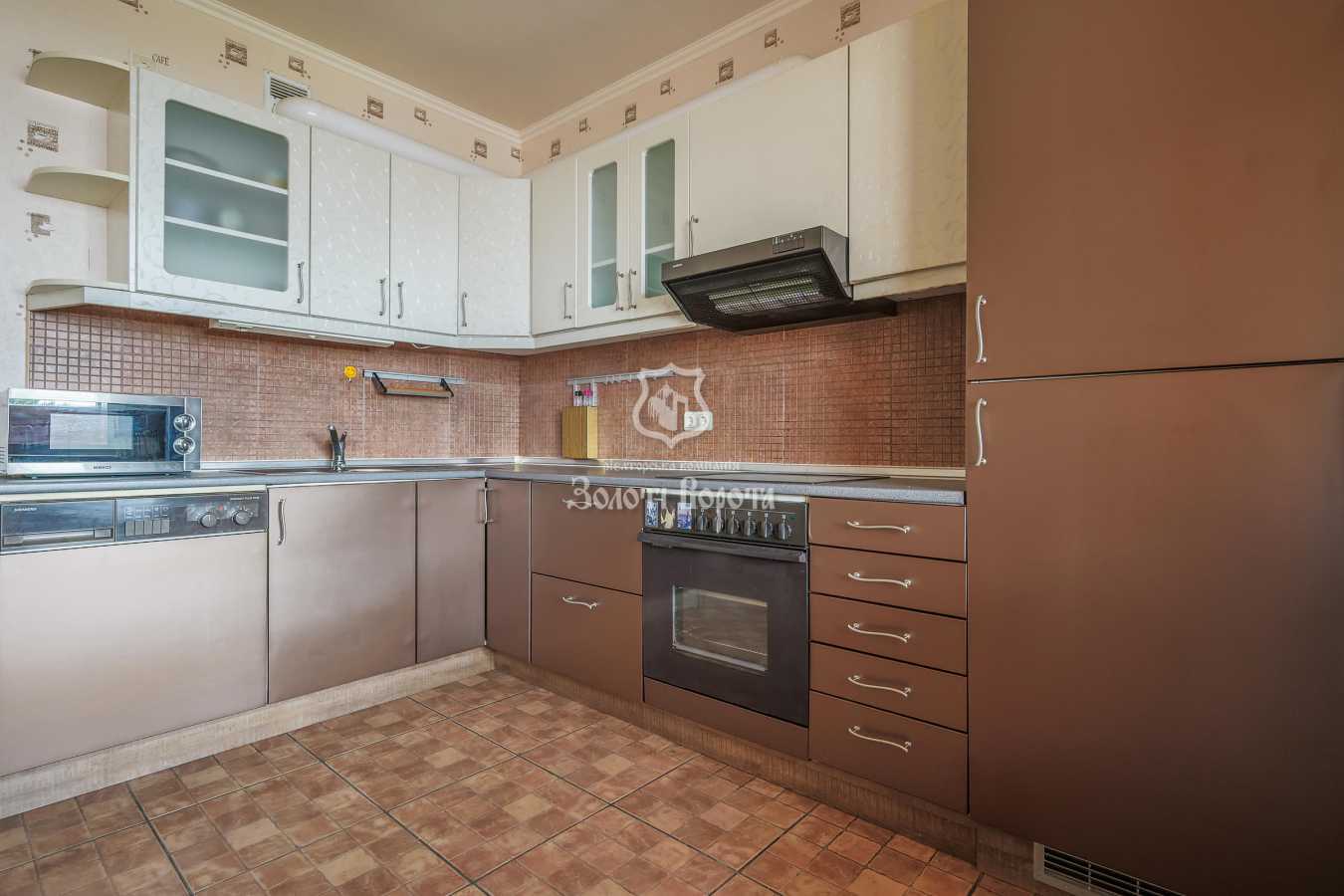 Продаж 1-кімнатної квартири 45 м², Ревуцького вул., 42А