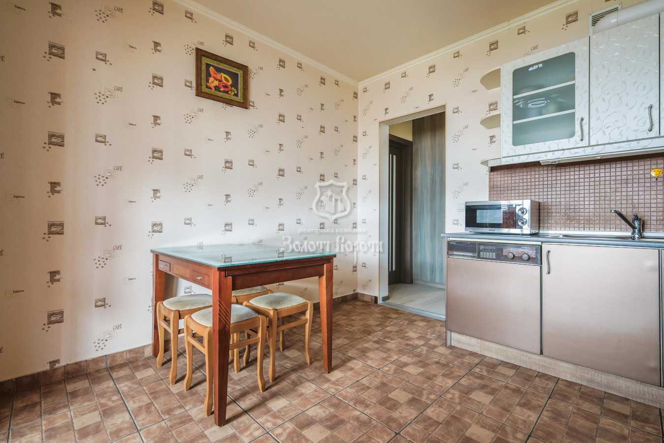 Продаж 1-кімнатної квартири 45 м², Ревуцького вул., 42А