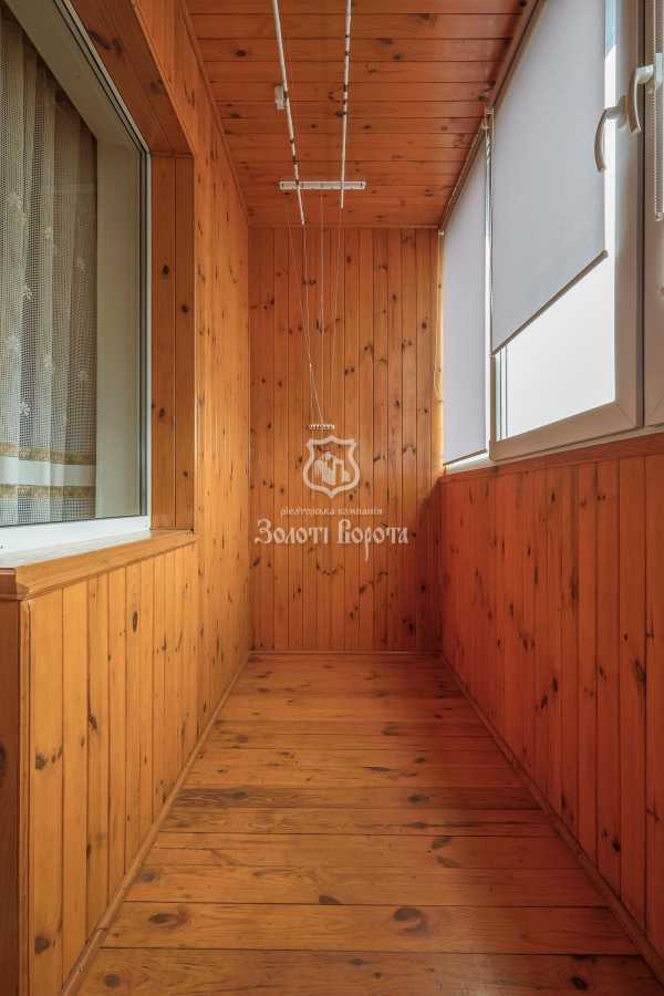 Продаж 1-кімнатної квартири 45 м², Ревуцького вул., 42А