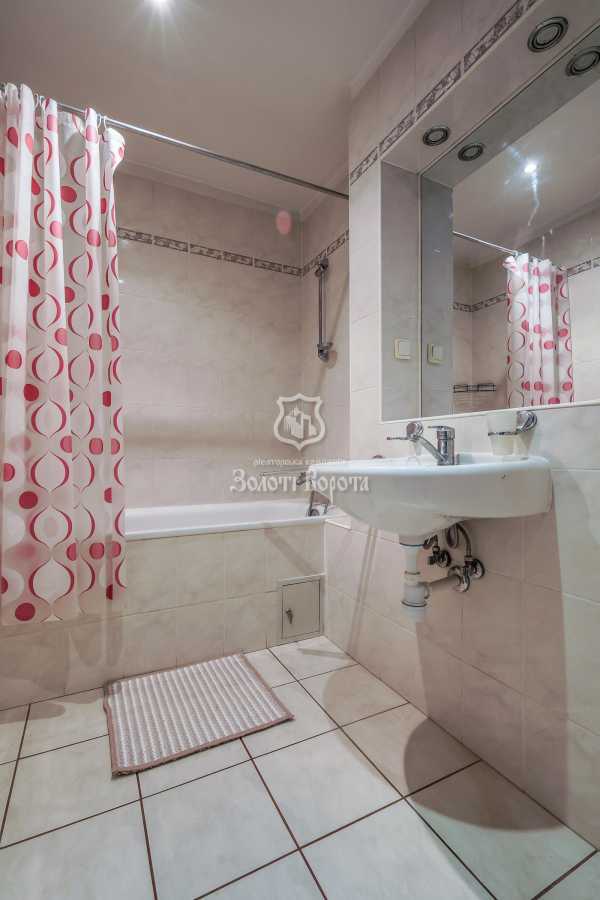 Продаж 1-кімнатної квартири 45 м², Ревуцького вул., 42А