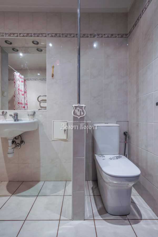 Продаж 1-кімнатної квартири 45 м², Ревуцького вул., 42А