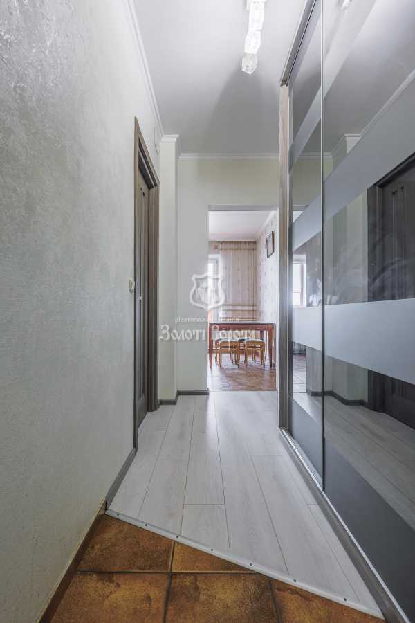 Продаж 1-кімнатної квартири 45 м², Ревуцького вул., 42А