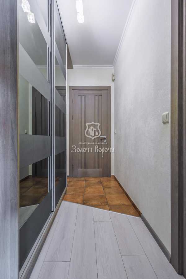 Продаж 1-кімнатної квартири 45 м², Ревуцького вул., 42А