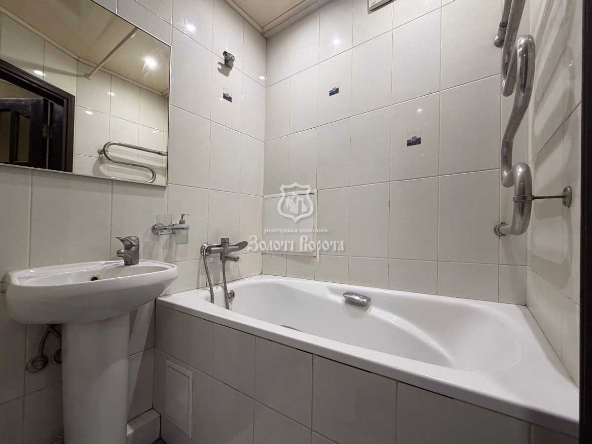 Продаж 3-кімнатної квартири 63.2 м², Лесі Українки бул., 14