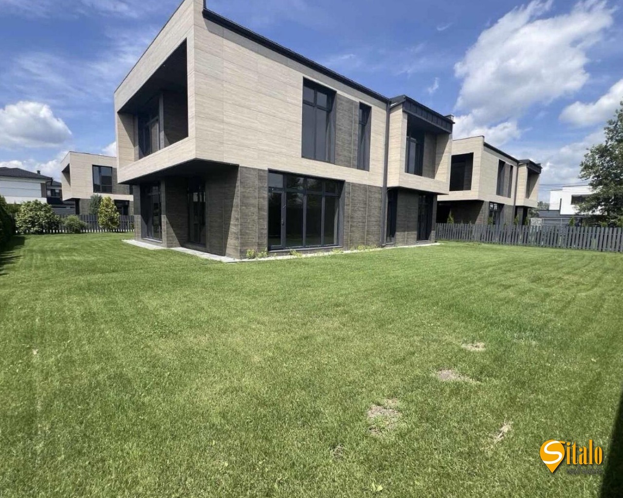 Продажа дома 230 м², 1-я Озерная ул.
