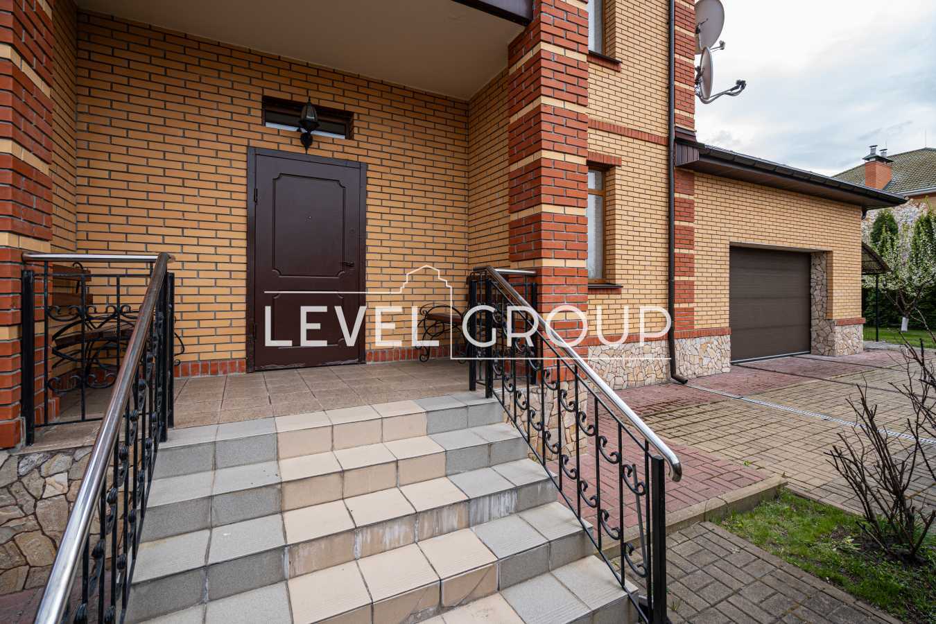 Продажа коттеджа 419.5 м², Радунская ул.