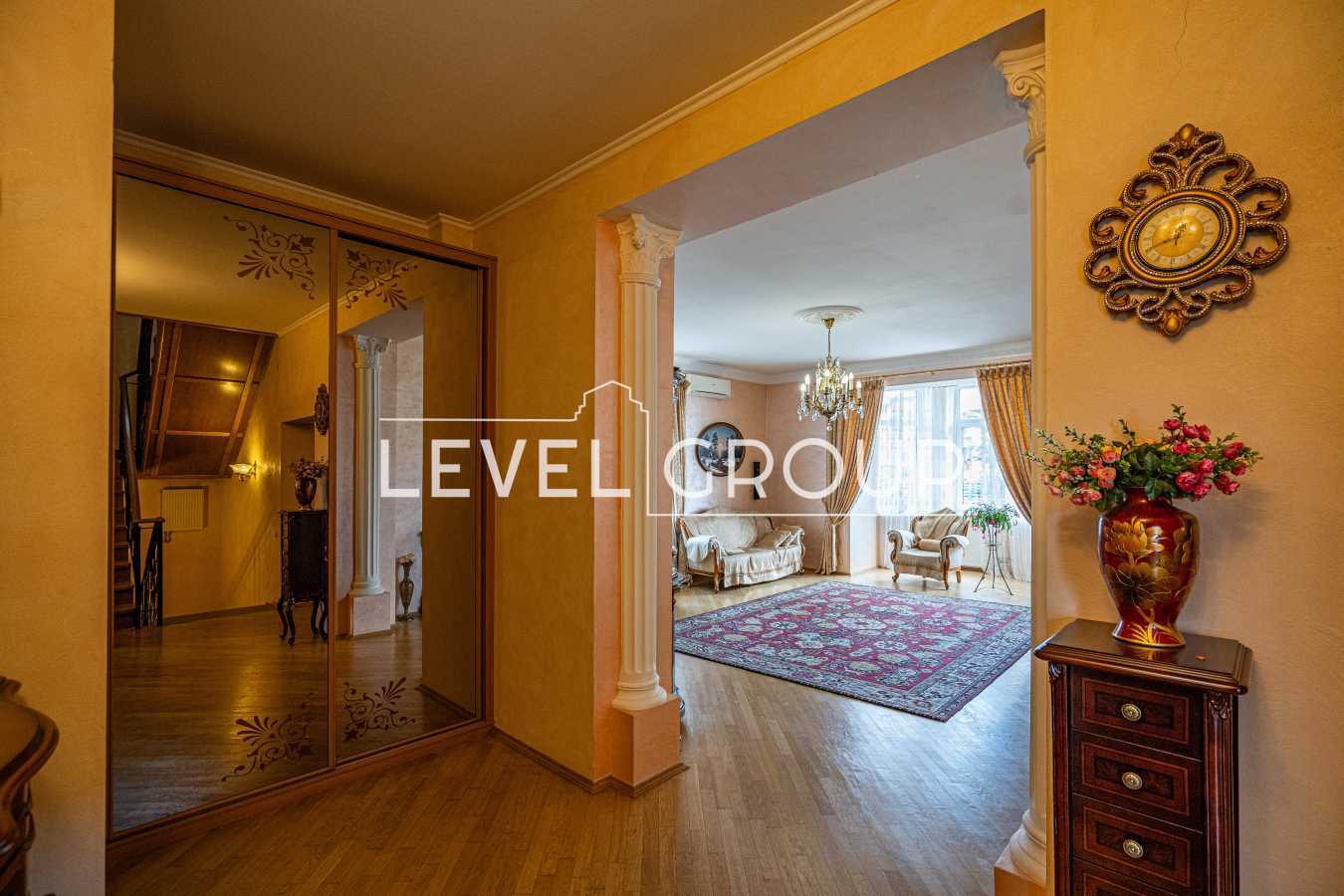 Продажа коттеджа 419.5 м², Радунская ул.