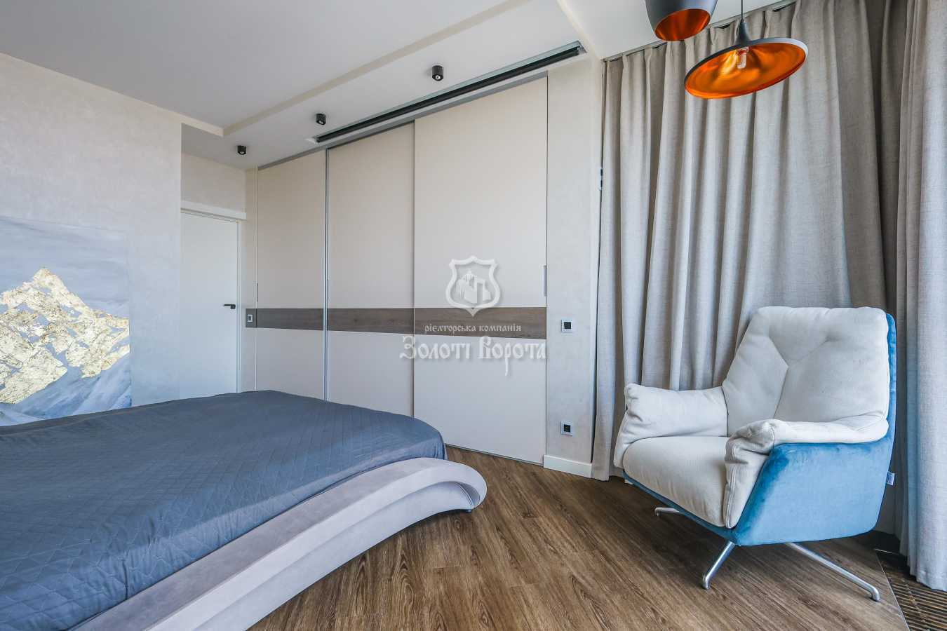 Продажа 2-комнатной квартиры 80.1 м², Кирилло-Мефодиевская ул., 2